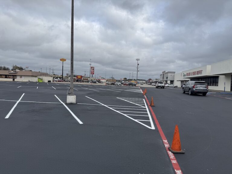 Seven Facts About Asphalt Sealcoating in Houston Texas